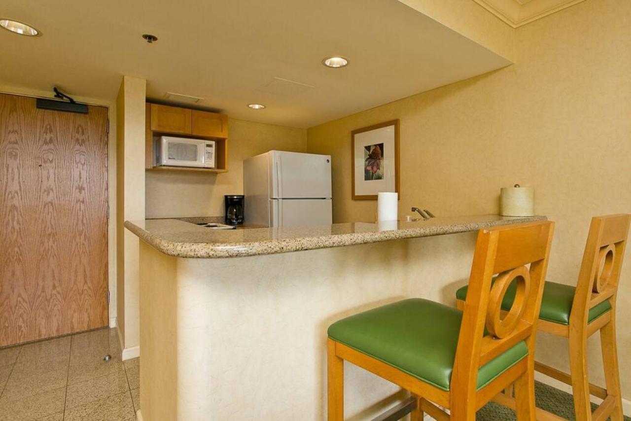 Ilikai Apt 308 - Spacious Studio With Stunning Ocean & Harbor Views Honolulu Esterno foto